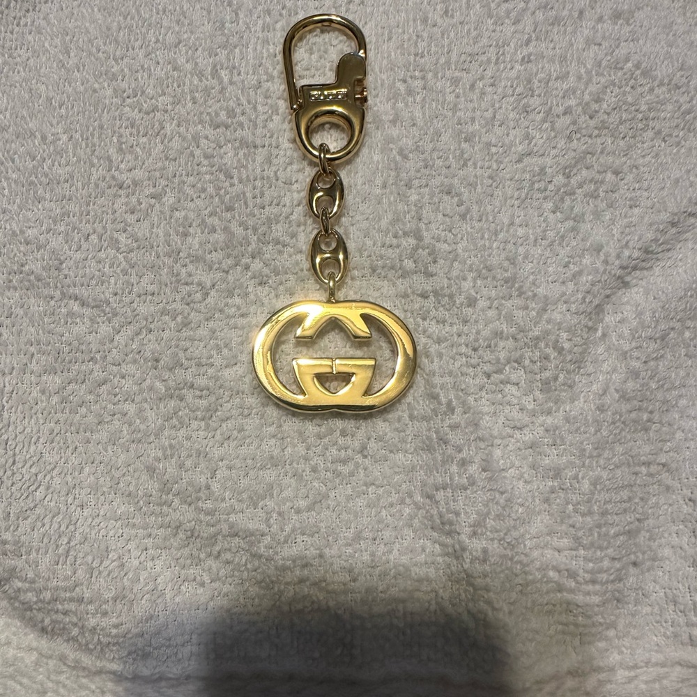 New Gucci bag charm/keychain! Accepting reasonable offers - Picture 5 of 8